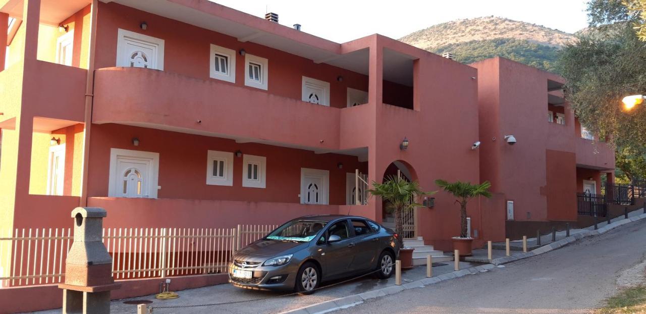 Apartments Danilo Kazanegra Sveti Stefan Extérieur photo